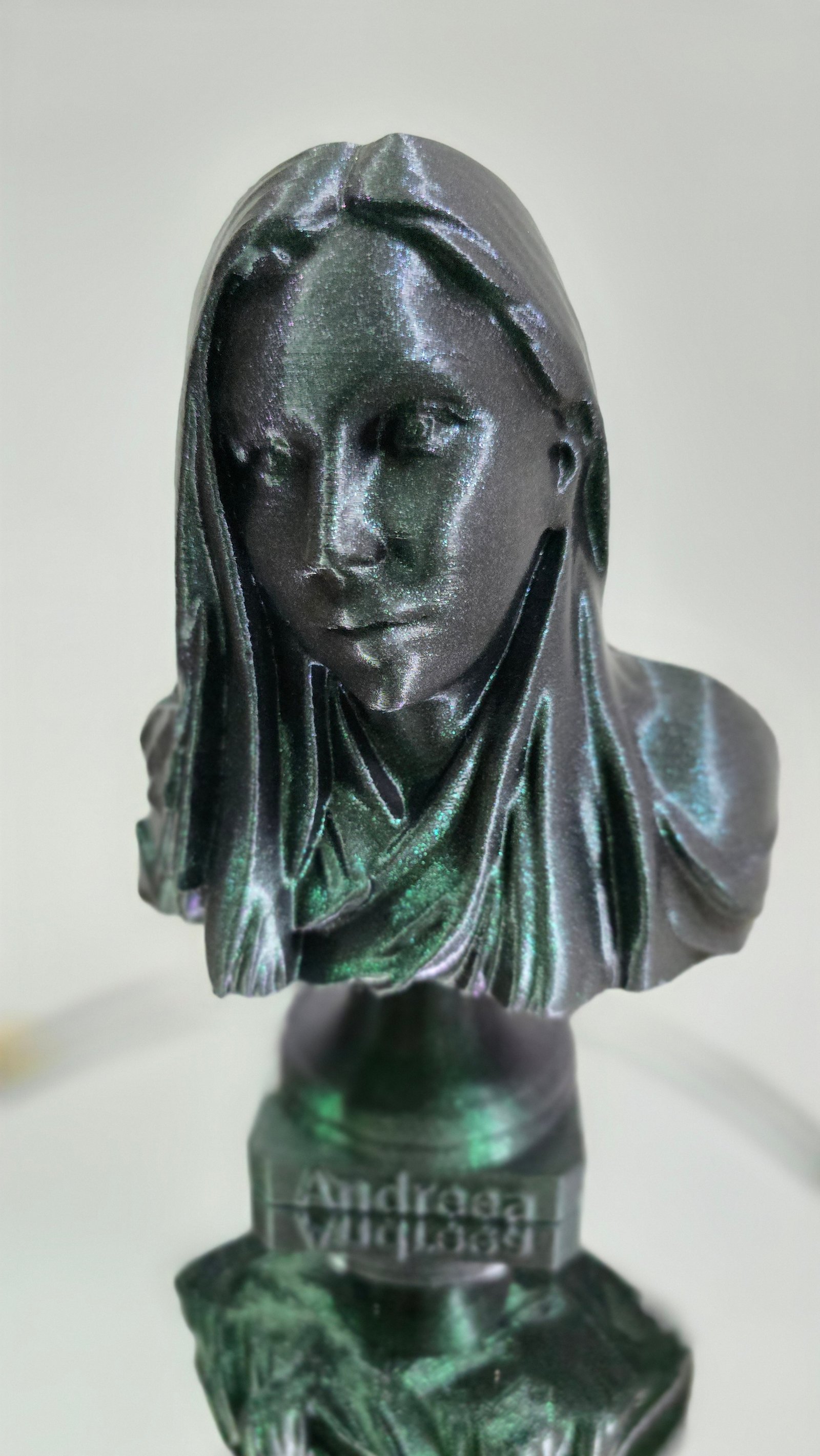 Bust Dark Twinkling Green