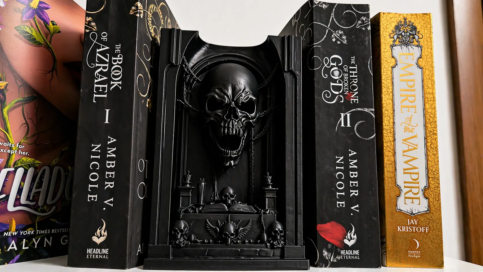 Chain Skull Booknook