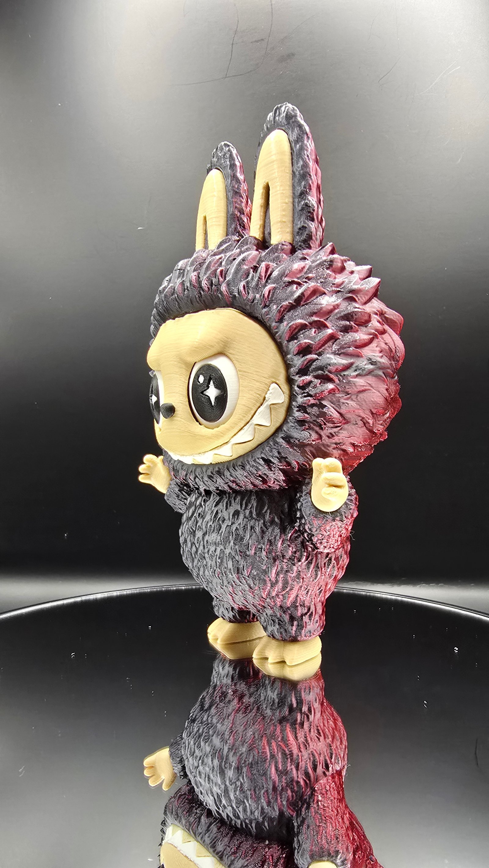 Preview Labubu Black Red