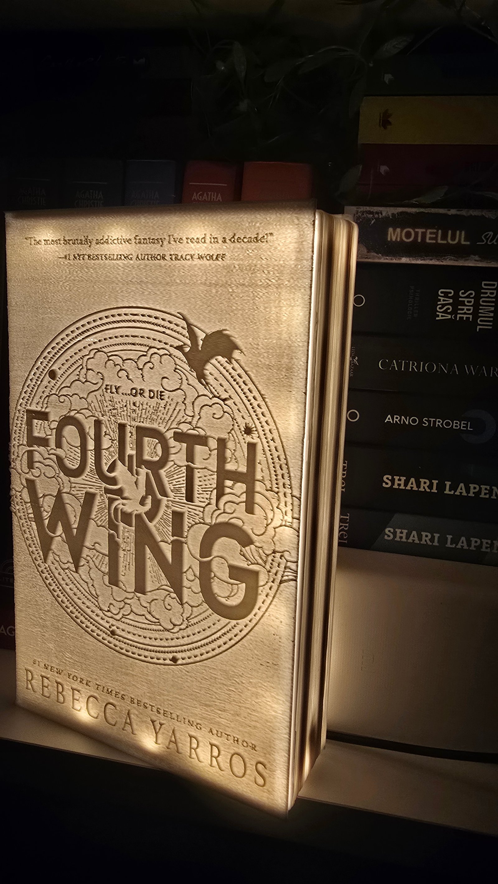 Preview Lampa Fourth Wing