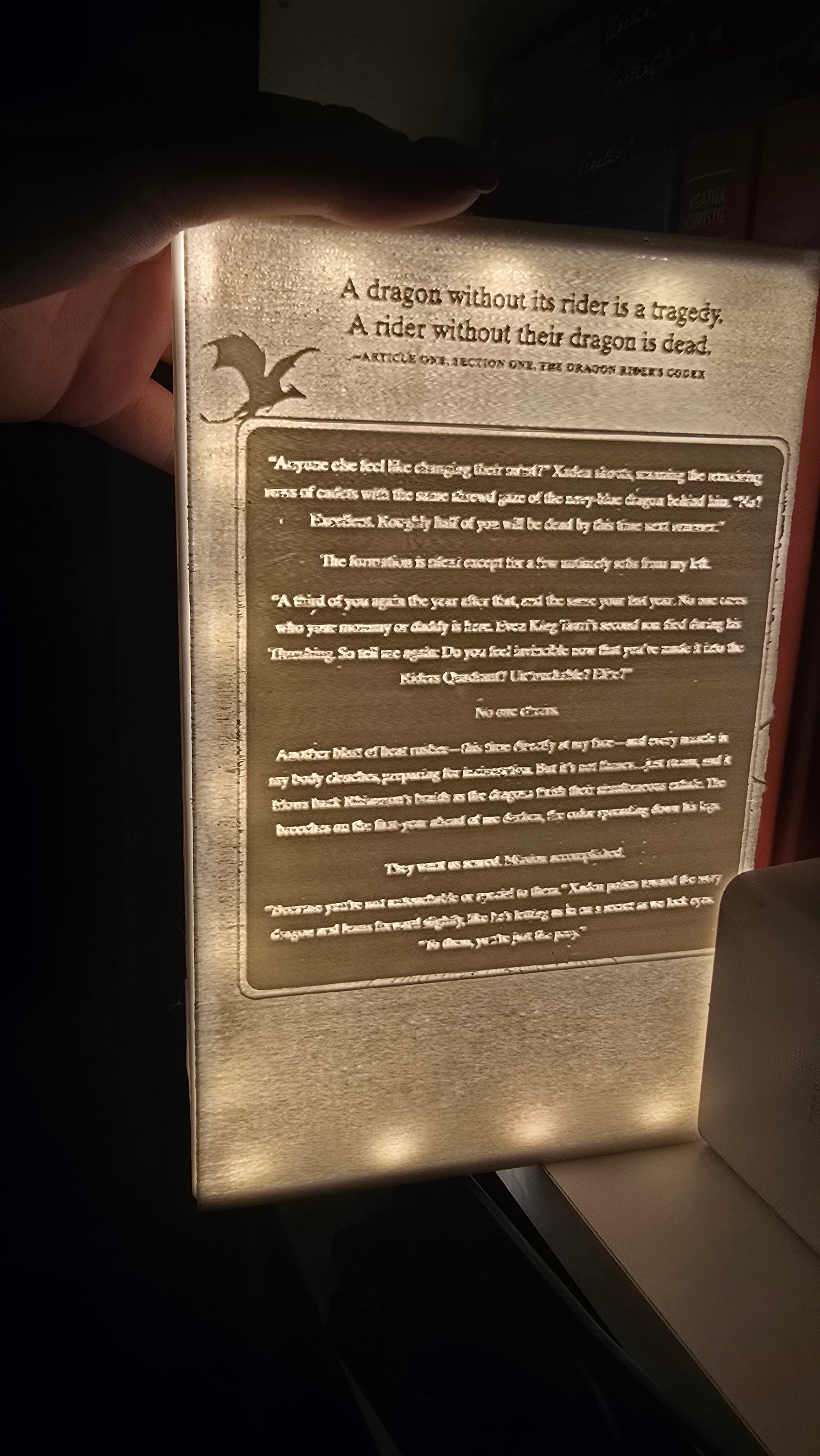 Preview Lampa Fourth Wing