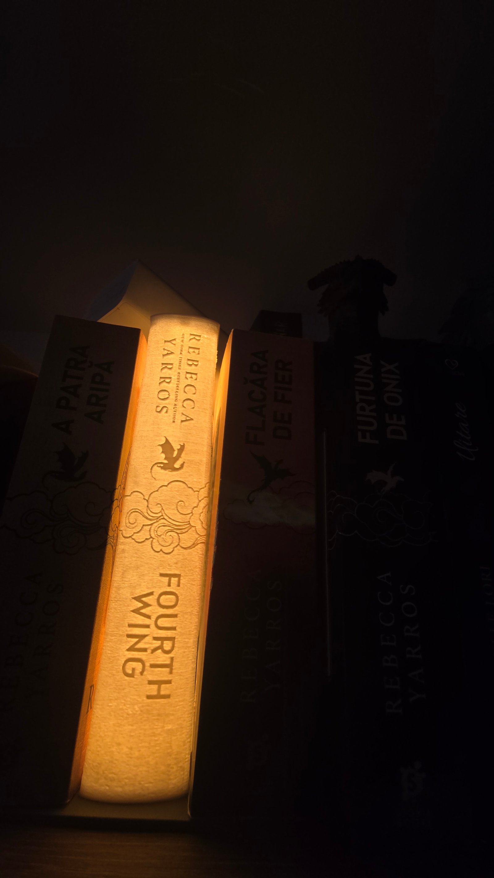 Preview Lampa Fourth Wing